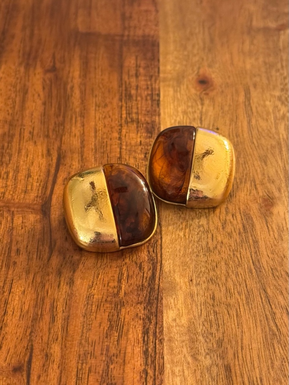 Givenchy Gold-Tone & Tortoiseshell RARE Vintage Earrings - Picture 3 of 6